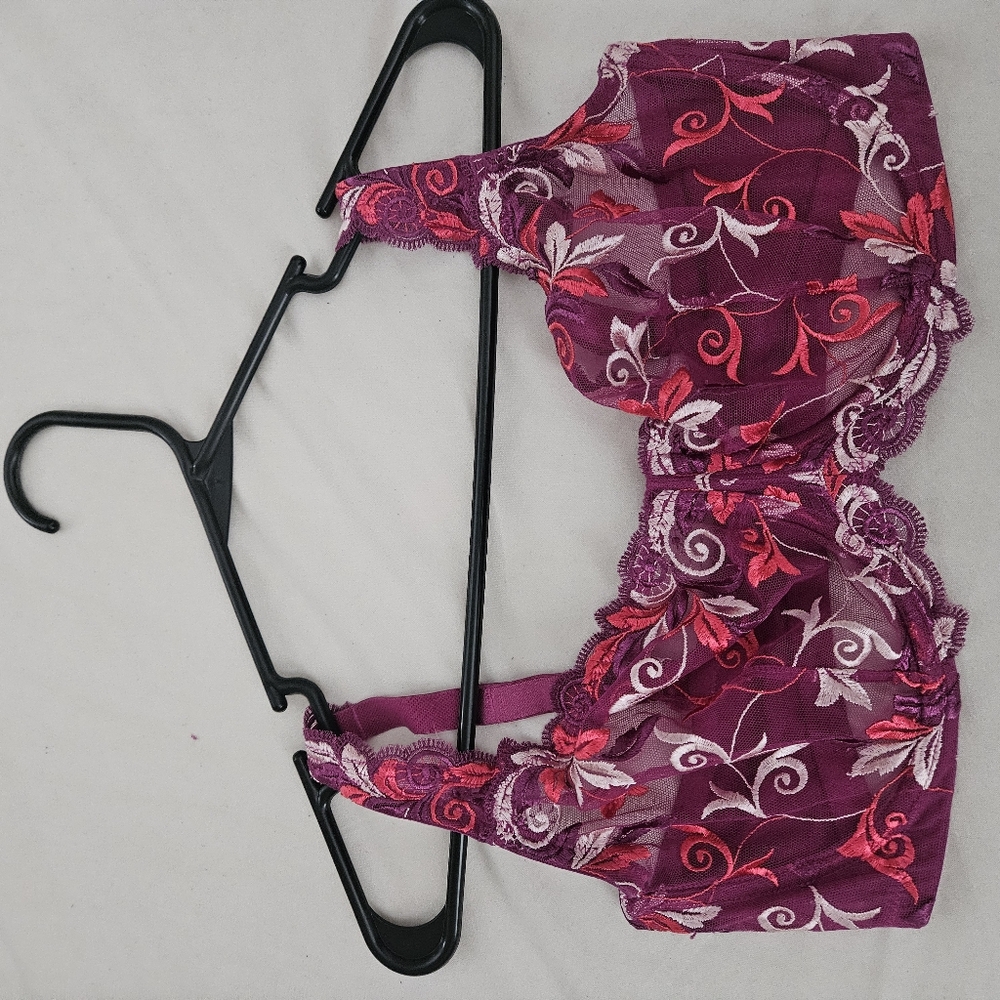 Sensuous lace unlined